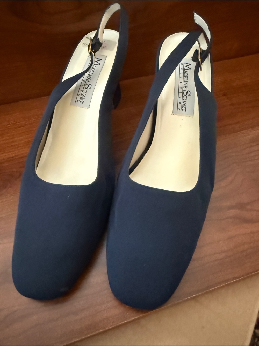 Navy Slingback Women's Pumps - Classic Navy Heels size 10 NIB Madeline Stuart - Picture 2 of 8